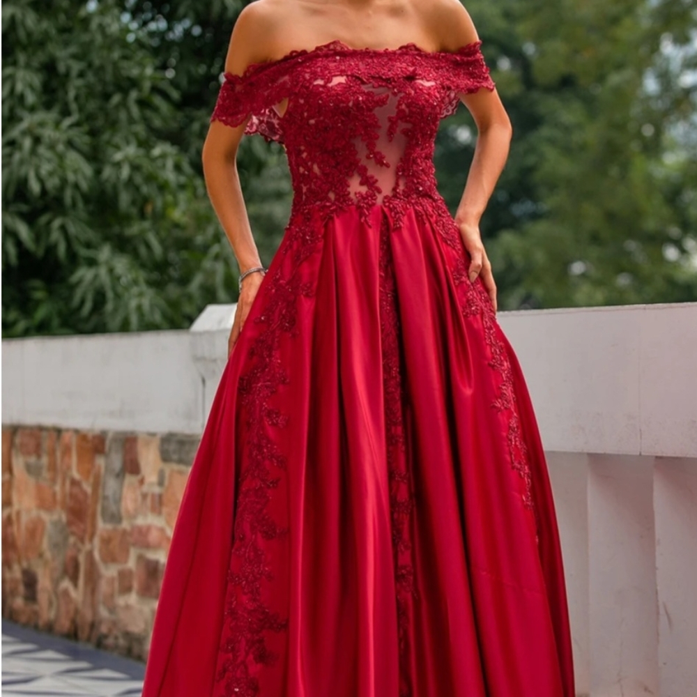 Elegant Off-Shoulder Red Lace Evening Gown